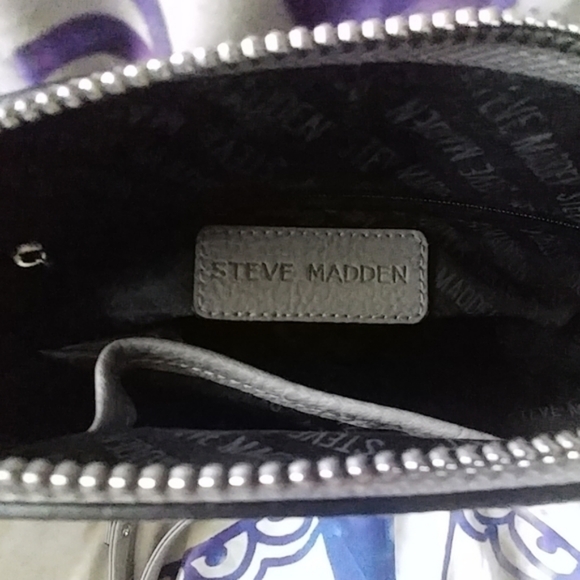 Brand New Rare Steve Madden Platinum Crossbody! - Picture 6 of 6